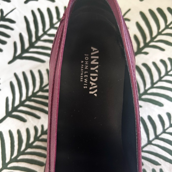 Women’s burgundy loafers. - Picture 8 of 8